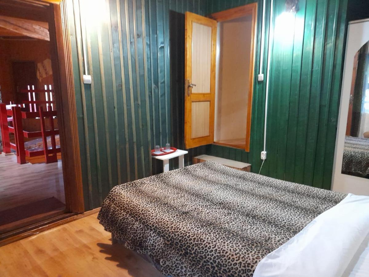 Barlogul Ursilor Lepsa Otel Dış mekan fotoğraf